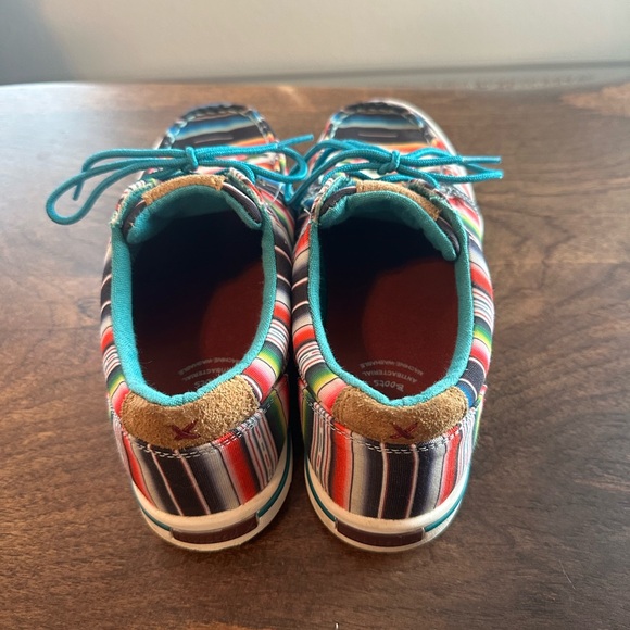 Colorful Patterned Twisted X - Picture 3 of 4